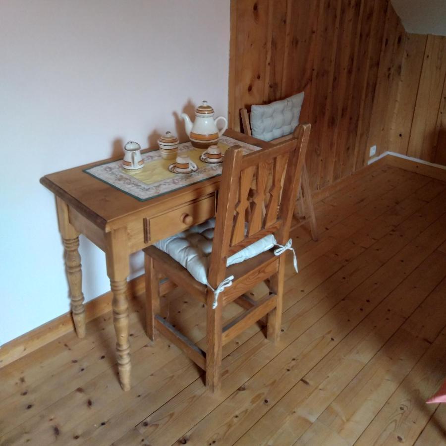 Les Dames De La Saugiat Bed & Breakfast Le Fied Екстериор снимка