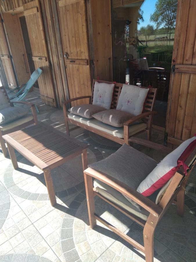 Les Dames De La Saugiat Bed & Breakfast Le Fied Екстериор снимка
