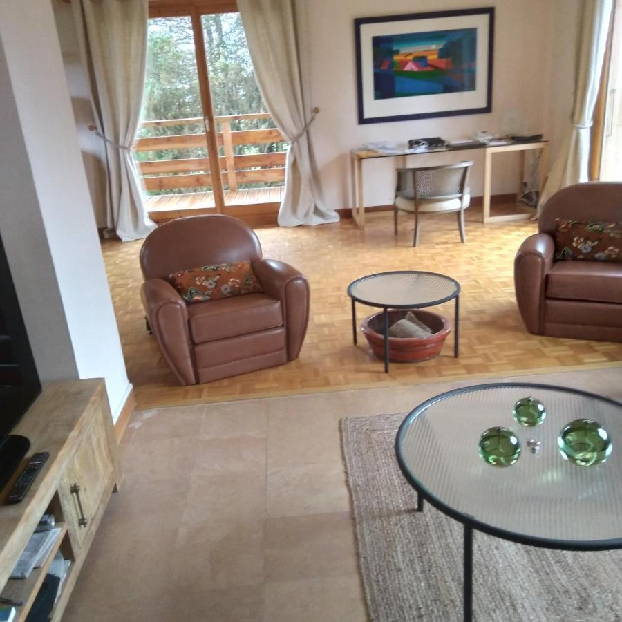Les Dames De La Saugiat Bed & Breakfast Le Fied Екстериор снимка